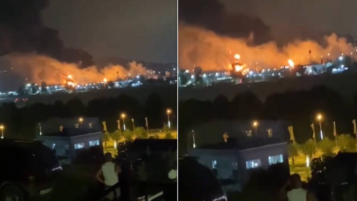 Oekraïense drones vallen Sotsji aan. Luchthaven staat in brand.