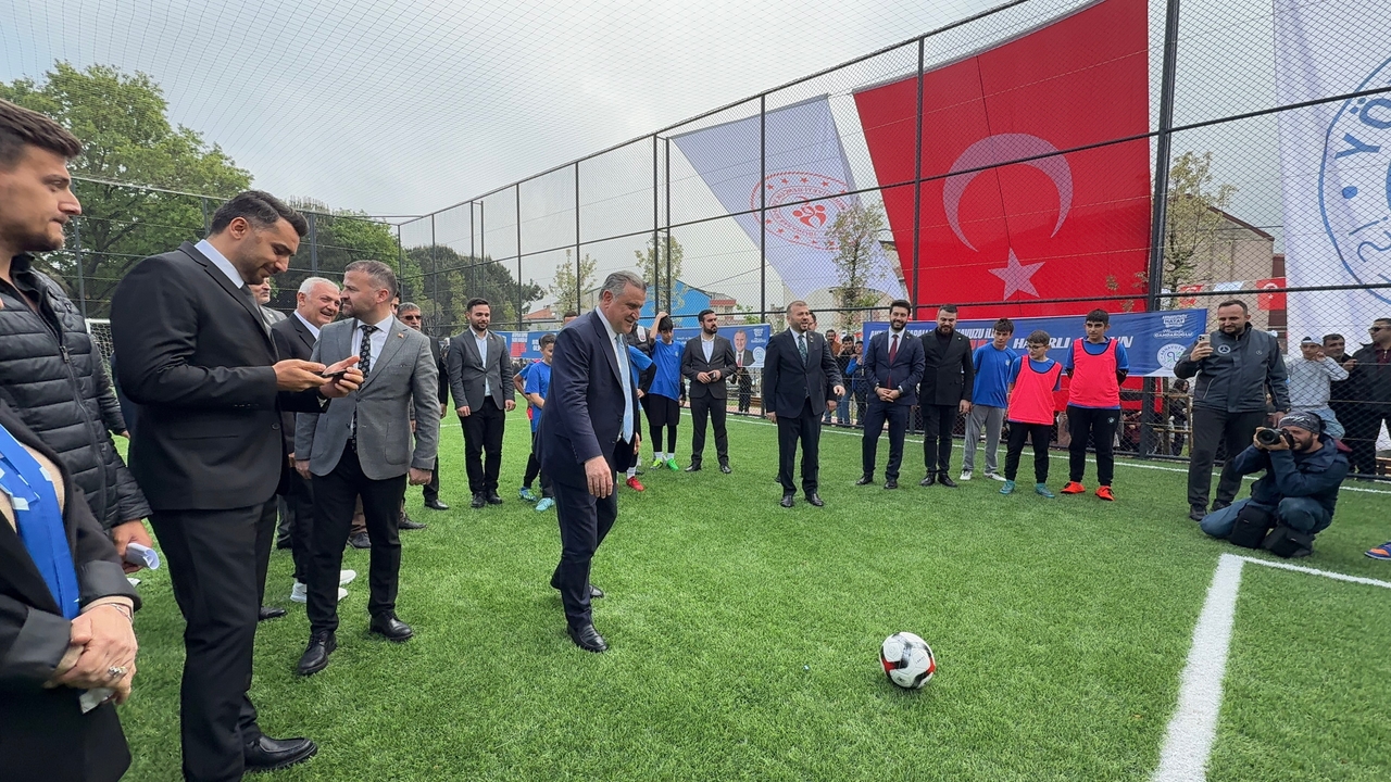 Minister Bak: "In Turkije heeft de afgelopen 23 jaar een revolutie plaatsgevonden op het gebied van sportfaciliteiten"