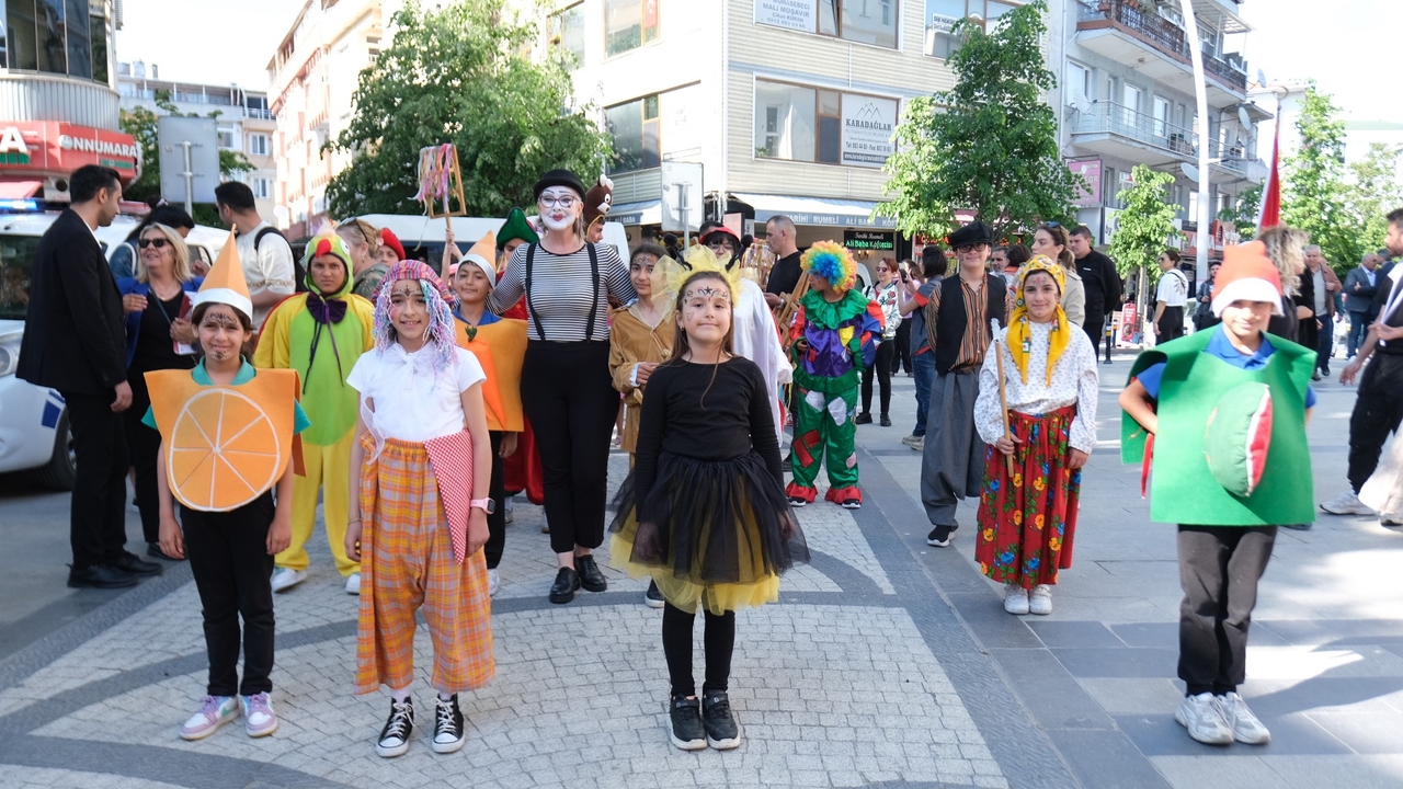 Het doek ging open voor het Theaterfestival in Büyükçekmece