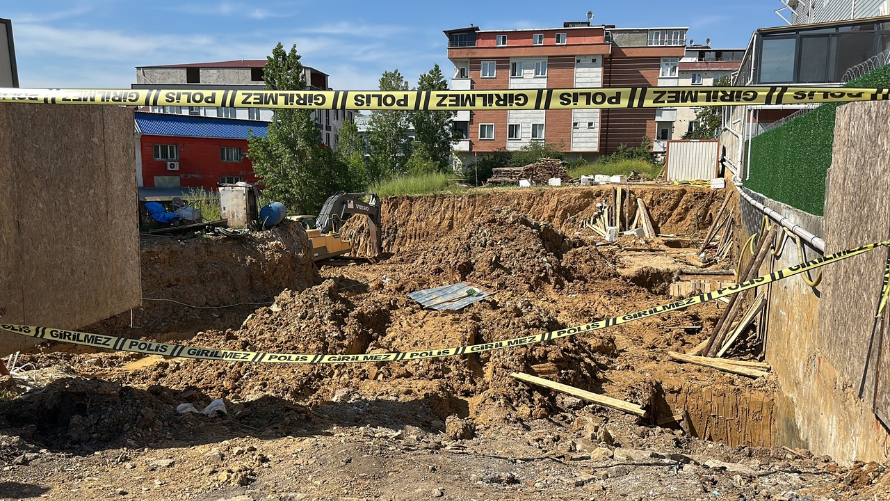 Osunięcie ziemi na placu budowy w Sancaktepe: uratowano 3 pracowników