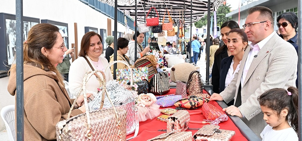 De handgemaakte bazaar opende haar deuren