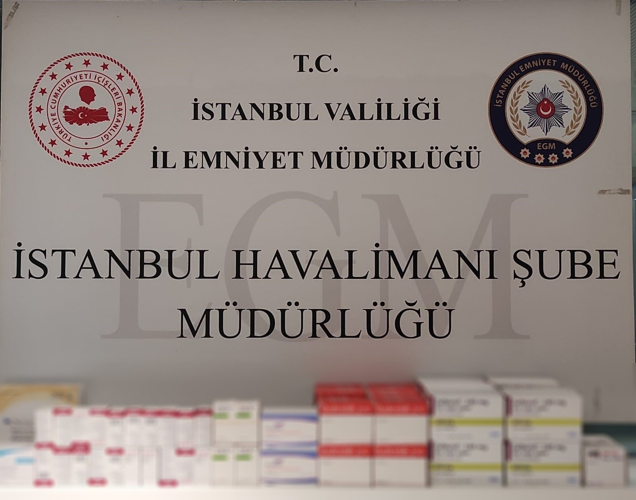Opération de contrebande de drogue d'une valeur de 12 millions de TL à l'aéroport d'Istanbul : 5 personnes arrêtées