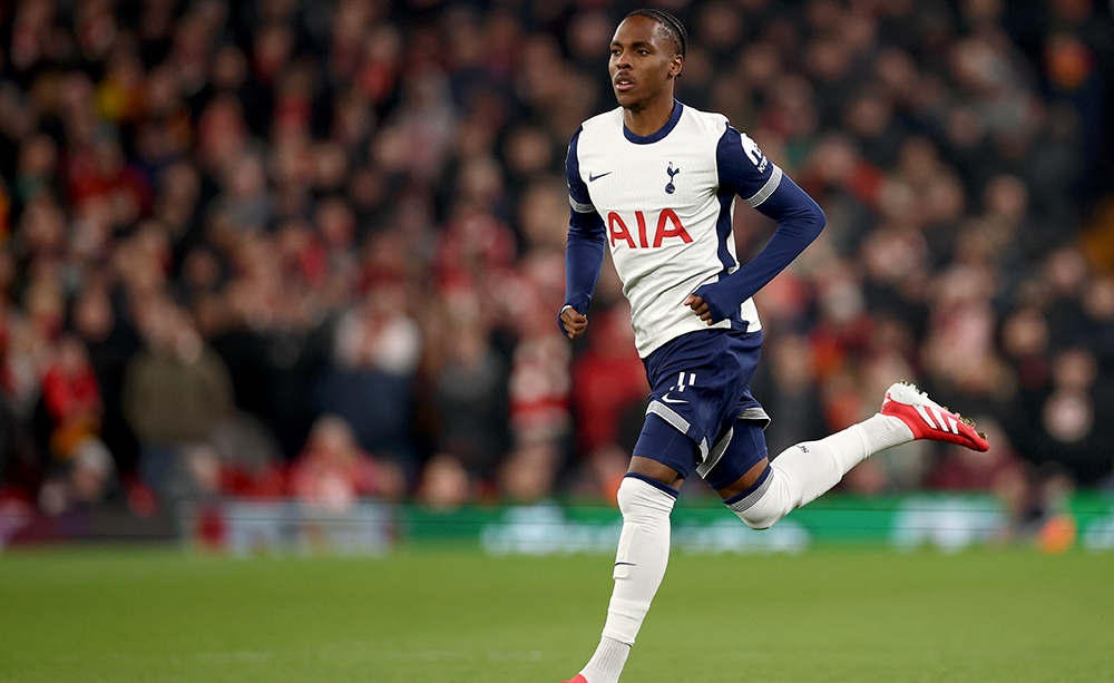 Tottenham annonce Mathys Tel