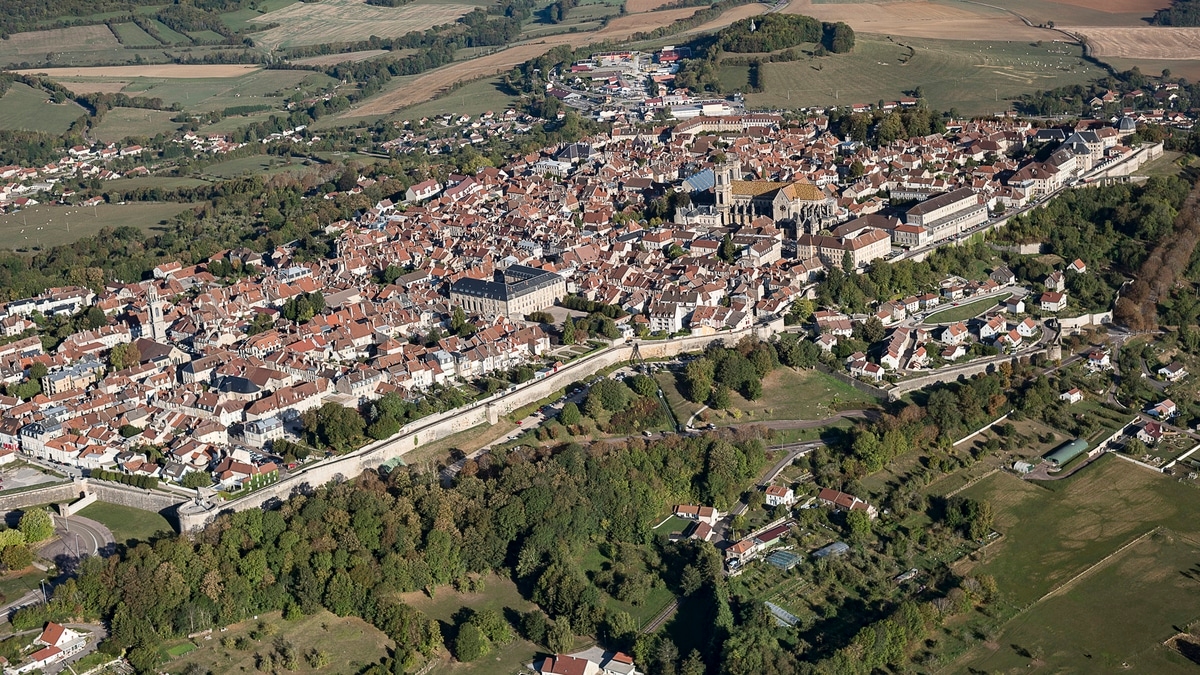 “Yo, alcalde de Langres…”