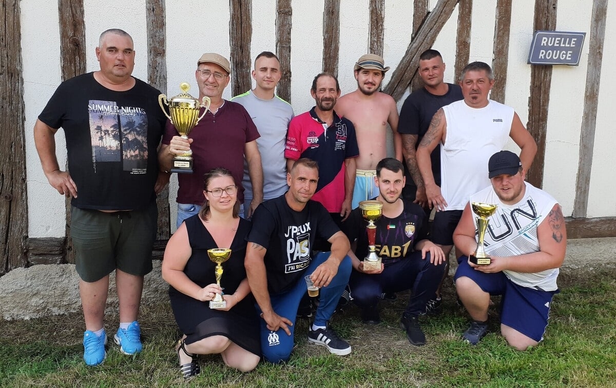The hunters' pétanque tournament was full