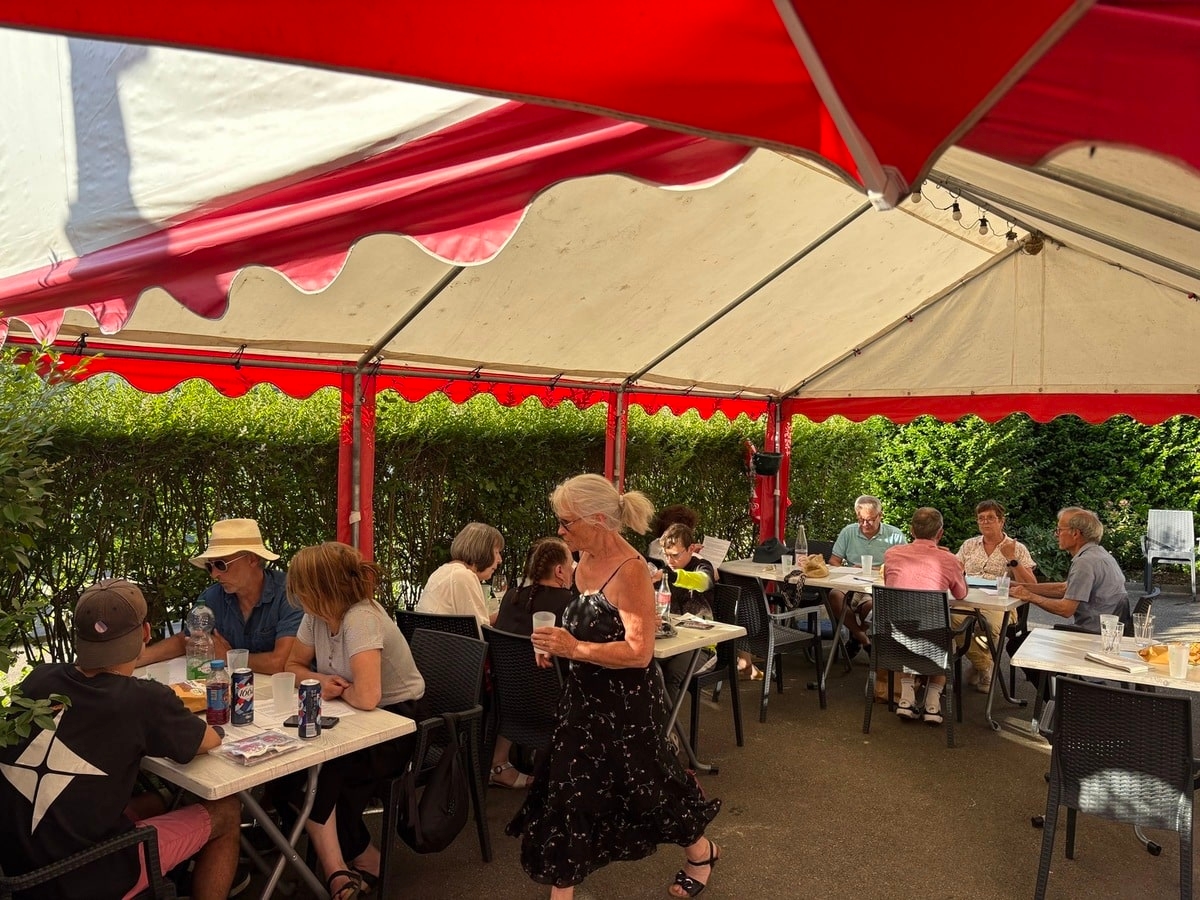 Constituentcafé in de dorpsherberg