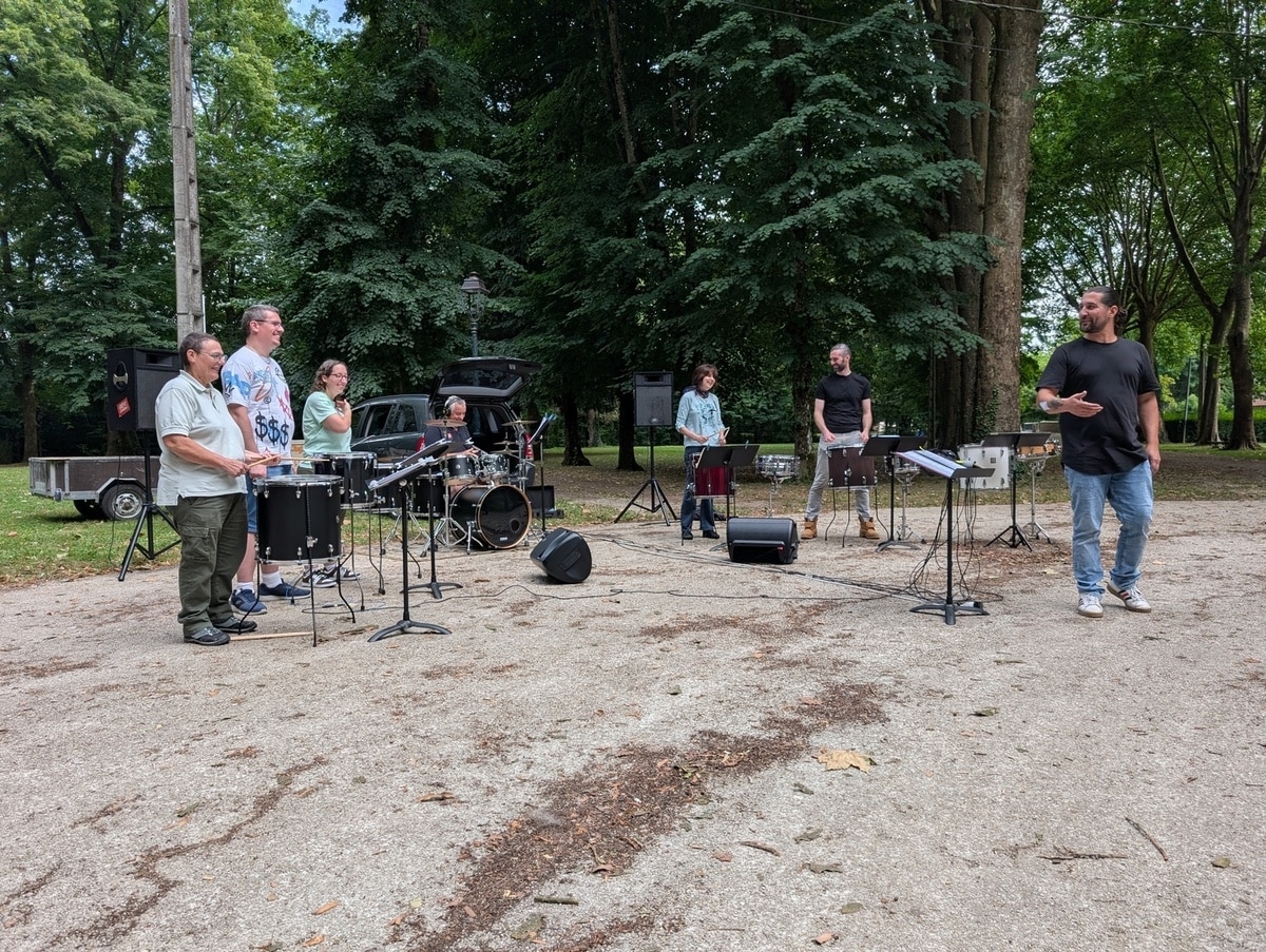 Va'Carme wprawia Petit-Bois w wibracje
