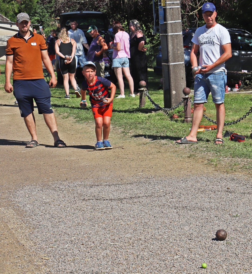 Prosto do celu w zawodach w petanque