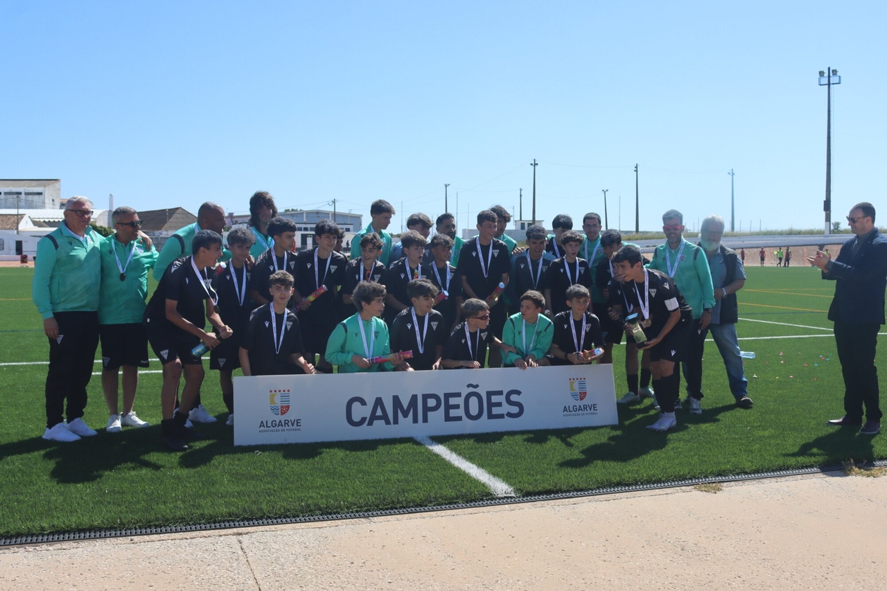 Tavira Gymnasium Club zum Meister der Algarve League 2 für U18-Jährige gekrönt