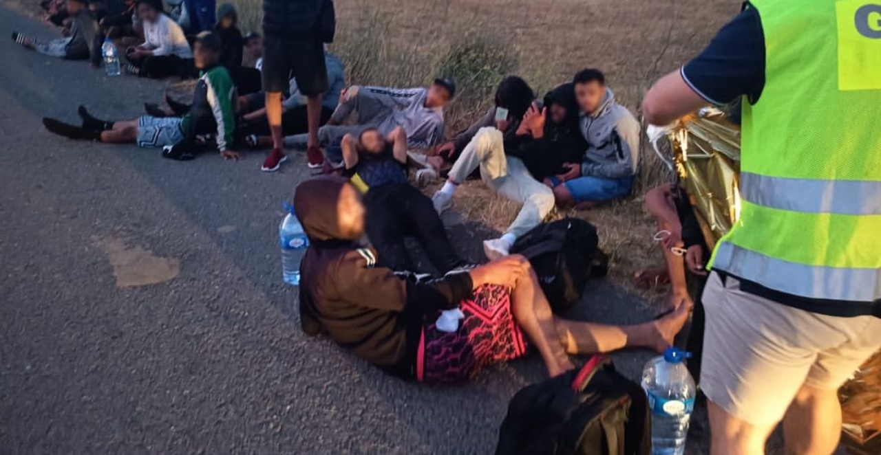Migrantes ficam num centro de instalação temporária mas terão de regressar ao seu país