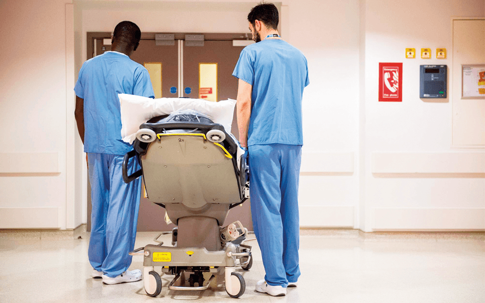 Verpleegkundigen in privéklinieken krijgen 100 euro salarisverhoging