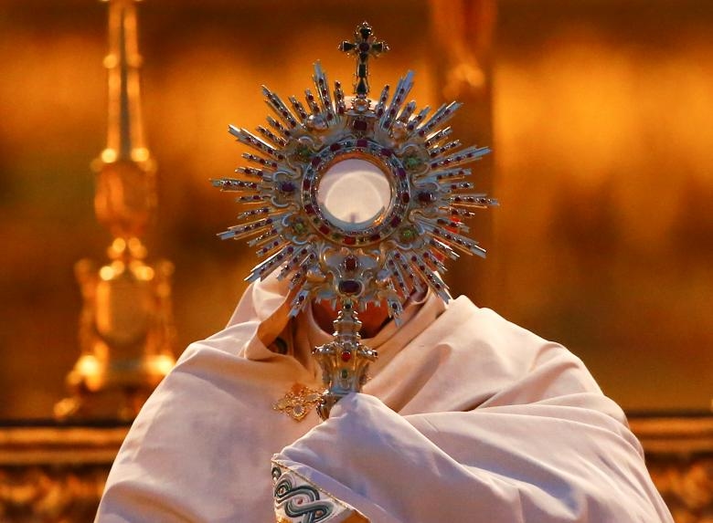 De Aziatische Franciscus en de secretaris van de paus: de twee favorieten om de Heilige Stoel te leiden