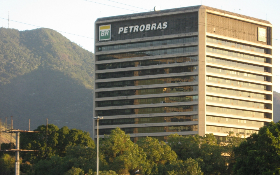 Utilidades de la petrolera brasileña Petrobras caen un 70,6% en 2024