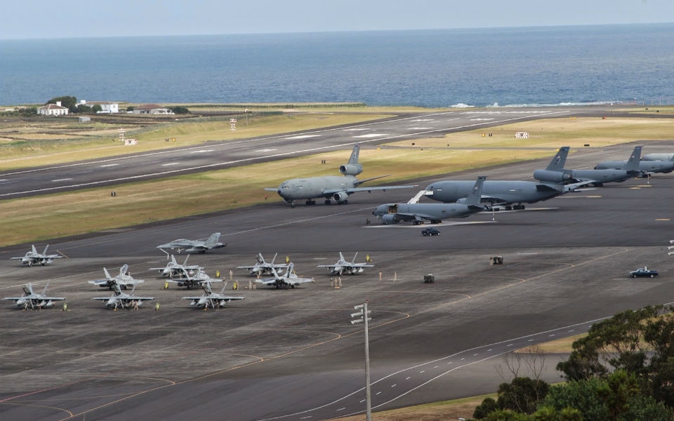 EE.UU. en Lajes: En la izquierda, solo el PS se mostró “iluminado” por las explicaciones del Gobierno
