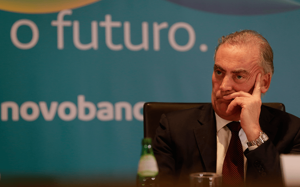 Investimento da Lone Star no Novobanco rende 22% por ano e Estado usa encaixe para abater dívida pública
