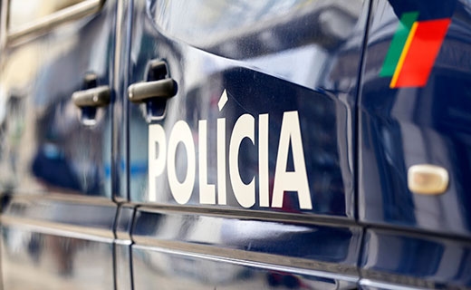 Il governo vuole più polizia per le strade e garantisce che i gruppi estremisti siano monitorati