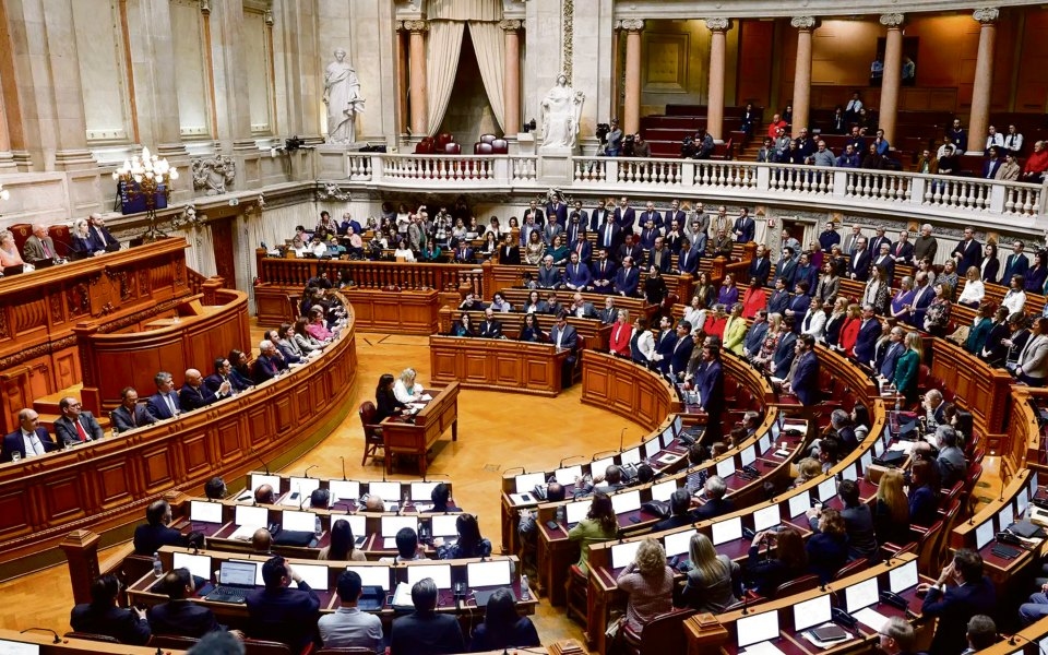 Giusto con più di due terzi del Parlamento? Costituzionalista difende il “patto di stabilità” tra PSD e PS