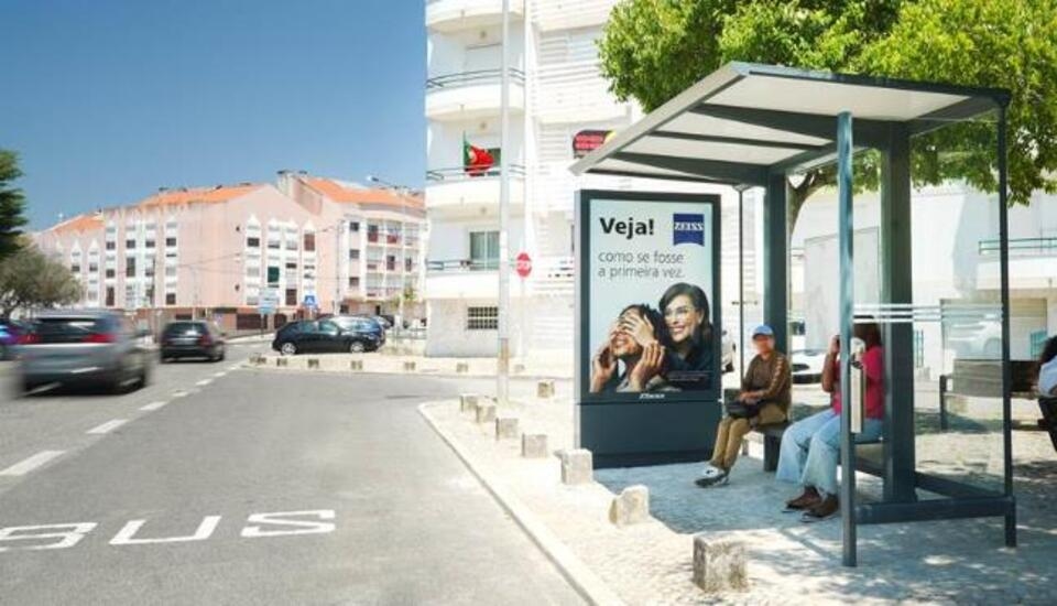 JCDecaux installs 120th passenger shelter in Sintra