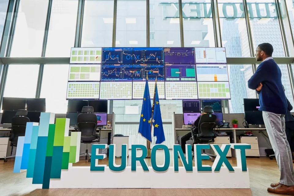 Europe leads with $8.6 billion in new net investment in sustainable funds