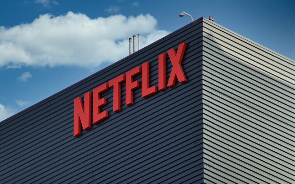 Netflix transforma escândalos em ouro na indústria do streaming