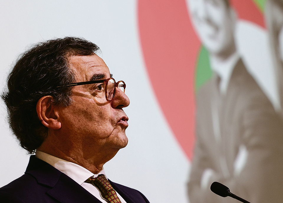 Likwidacja parafii: Rząd chce chronić płace do końca roku