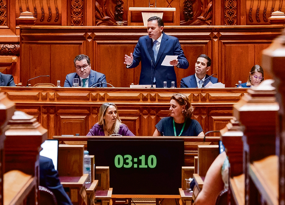 Парламентские выборы: 10 вопросов, которые необходимо решить с сентября