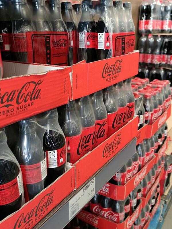 John Galvin, head of the German beverage bottling company Coca-Cola Europacific Partners (CCEP), has called for the reintroduction of an unpaid first day of sick leave.