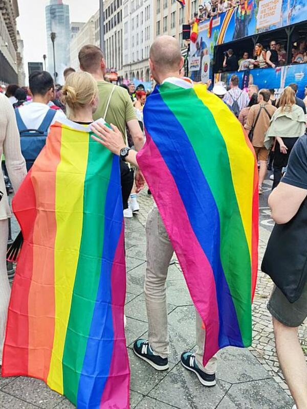 In 2024, there were 31,000 same-sex couples with children in Germany.