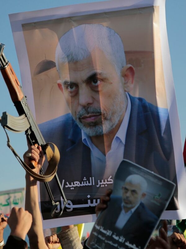Israel responde aos ataques da milícia Houthi e mata um de seus líderes mais proeminentes.