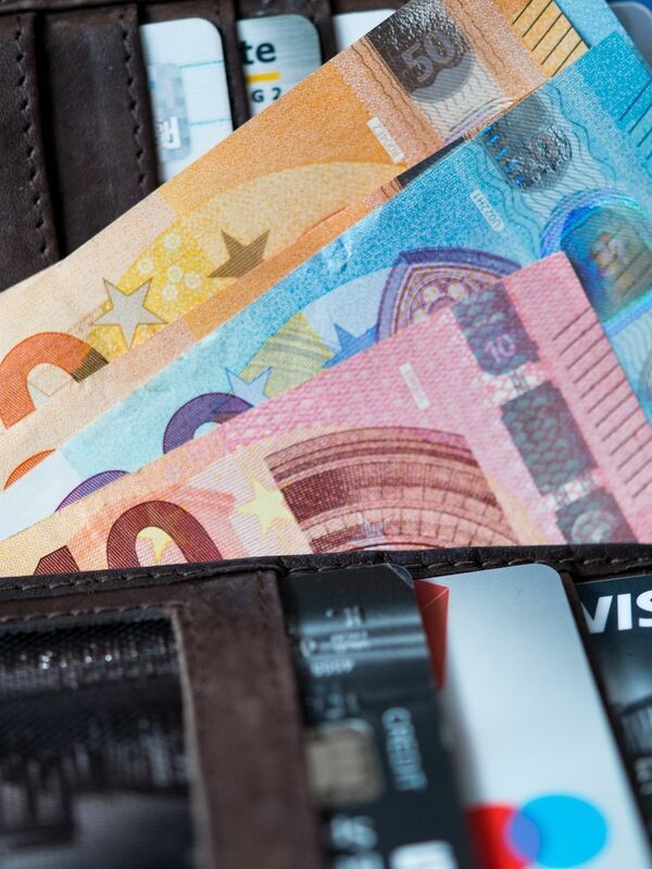 Bills, coins, credit card, or payment app? Consumers have a choice at the checkout – but one payment method is increasingly gaining ground.