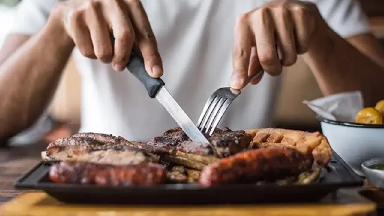 Un expert met en garde : Mangez de la viande « savoureuse » pour la santé de votre cœur !