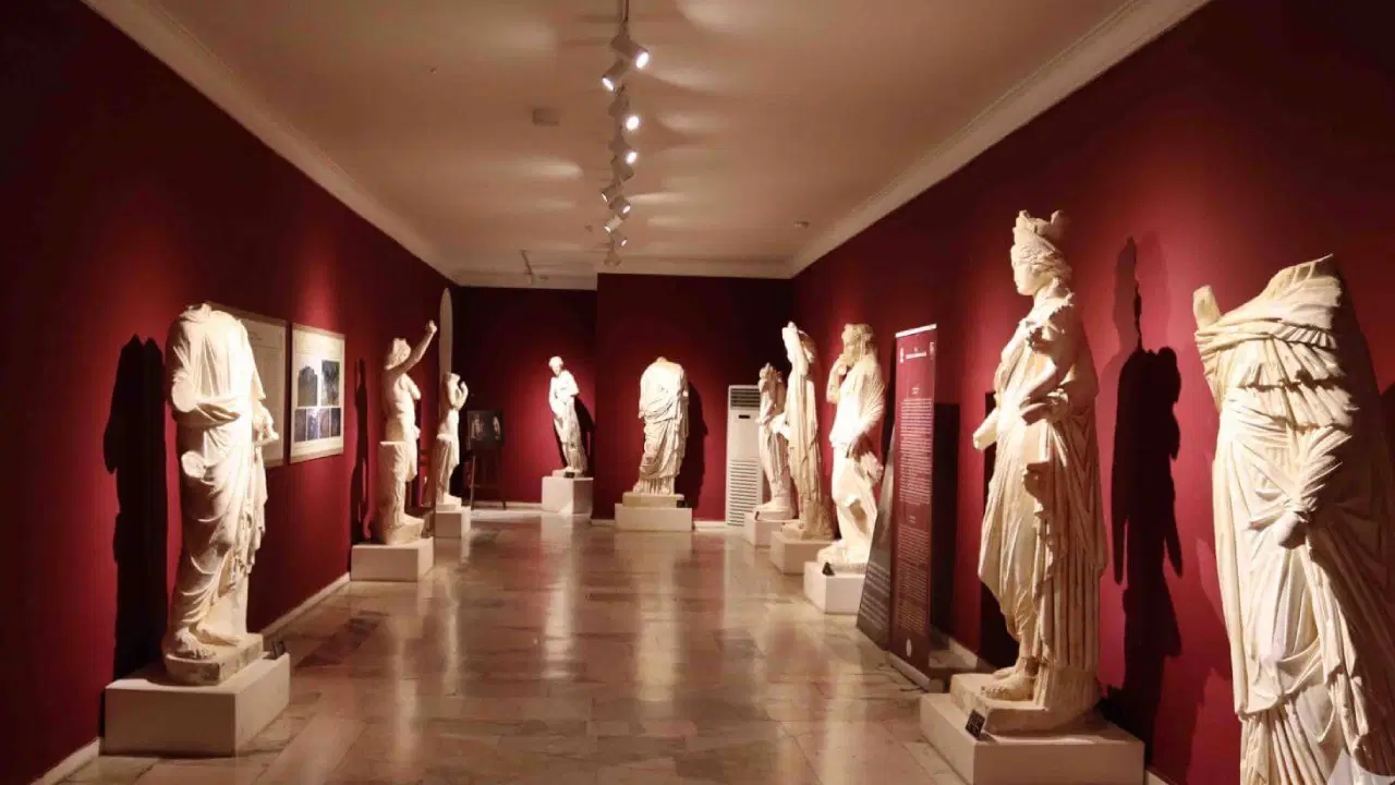 El edificio premiado ya no estará abierto a los visitantes debido a una decisión del Ministerio de Cultura y Turismo: el Museo de Antalya está cerrado.