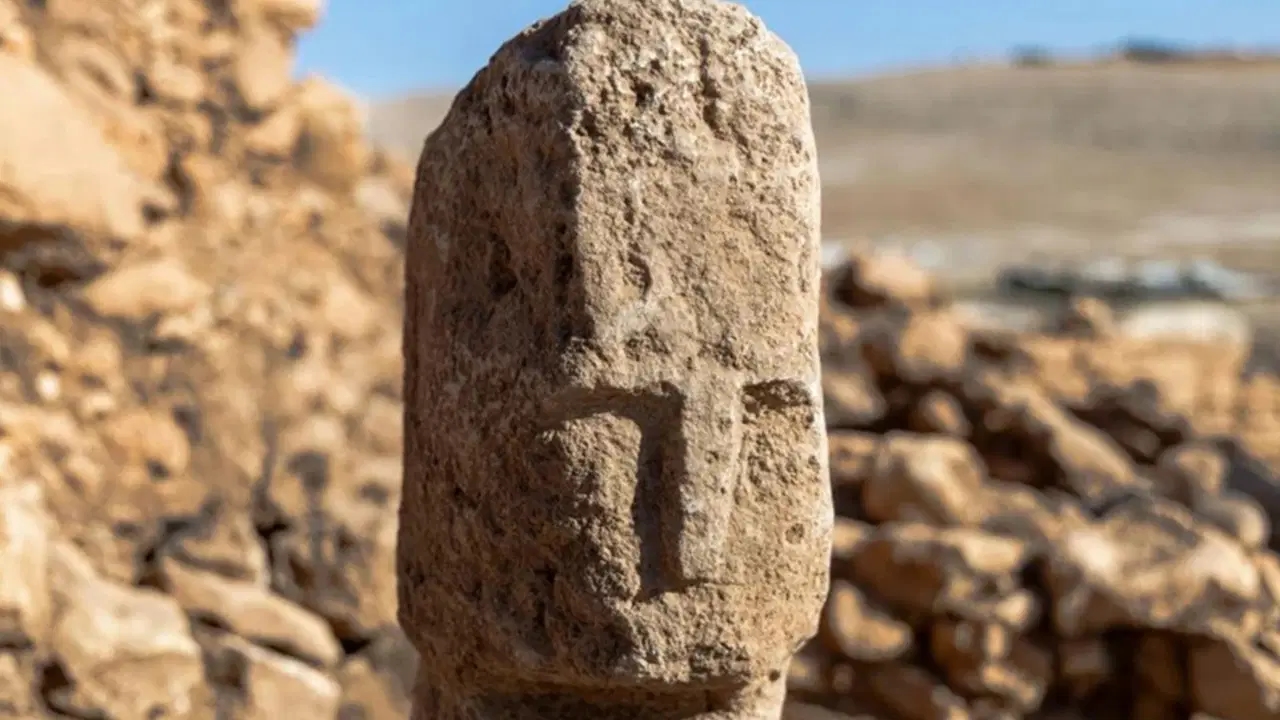 What does the 12,000-year-old face found in Şanlıurfa tell us?