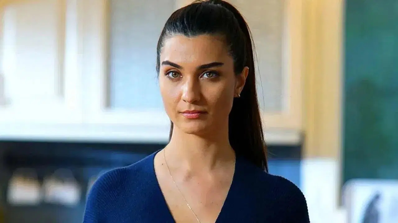 Retornando à tela grande após 7 anos: Tuba Büyüküstün interpretará uma dançarina de pole dance