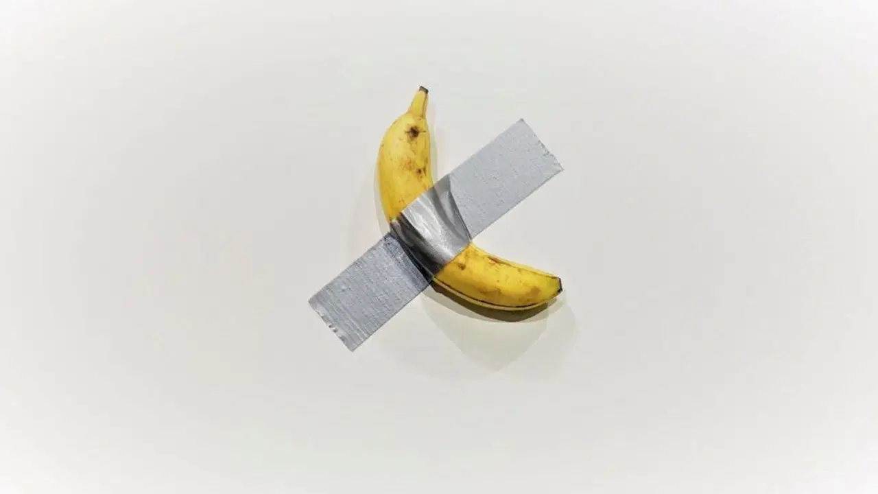 La 'obra de arte del plátano' del artista italiano, valorada en 6,2 millones de dólares, en la pared ha vuelto a ganar.