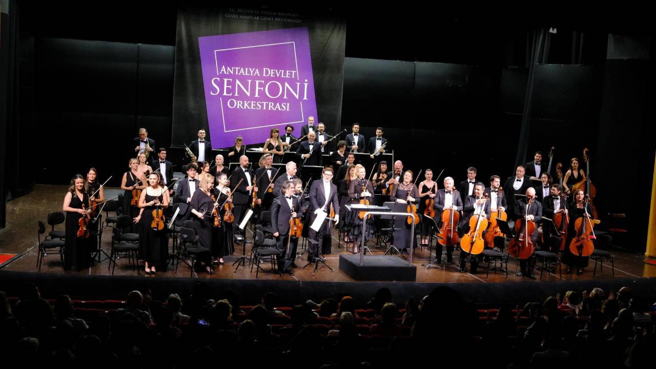 Antalyjska Państwowa Orkiestra Symfoniczna zakończyła sezon arcydziełami muzyki klasycznej