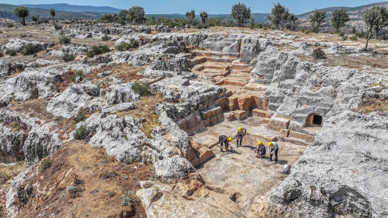 160 squelettes d'enfants ont été découverts lors de fouilles à İnkaya