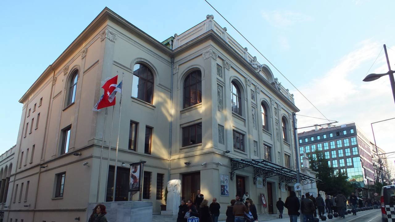 O Festival Internacional de Música de Câmara de Istambul começa hoje na Ópera Süreyya: a amizade está nas notas...