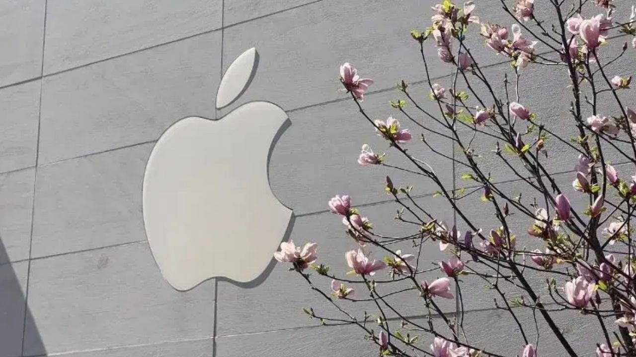 Apple wants to move to robotics in its manufacturing supply chain