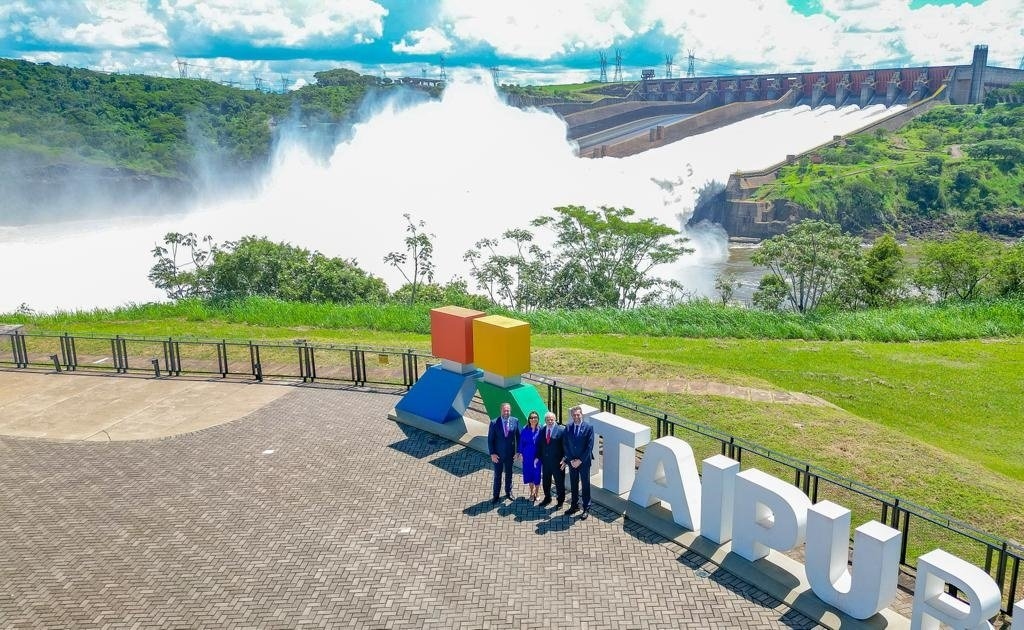 Itaipu versucht, diejenigen zum Schweigen zu bringen, die die Kosten des Werks vor Gericht kritisieren