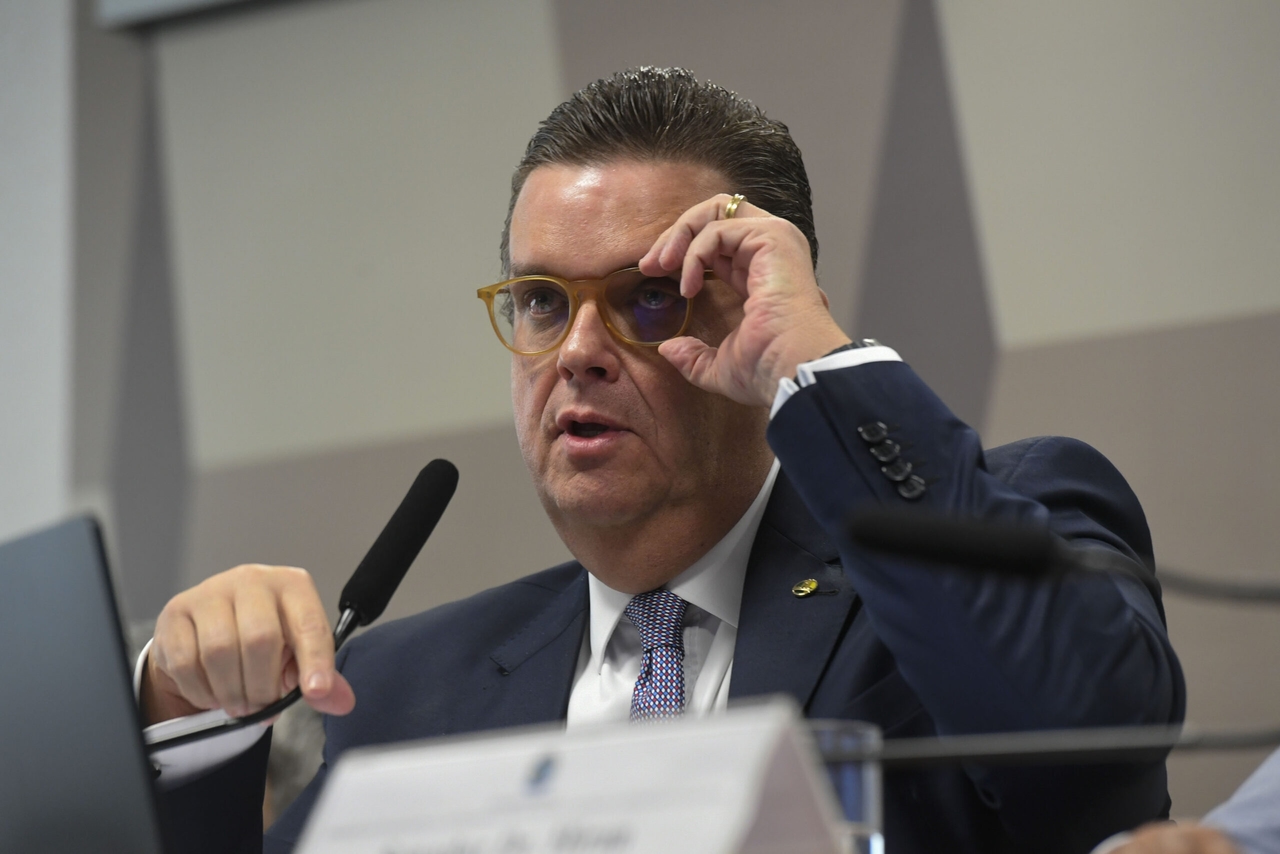 Contrario al Gobierno, el Ministro de Seguridad Social dice estar a favor del INSS CPMI