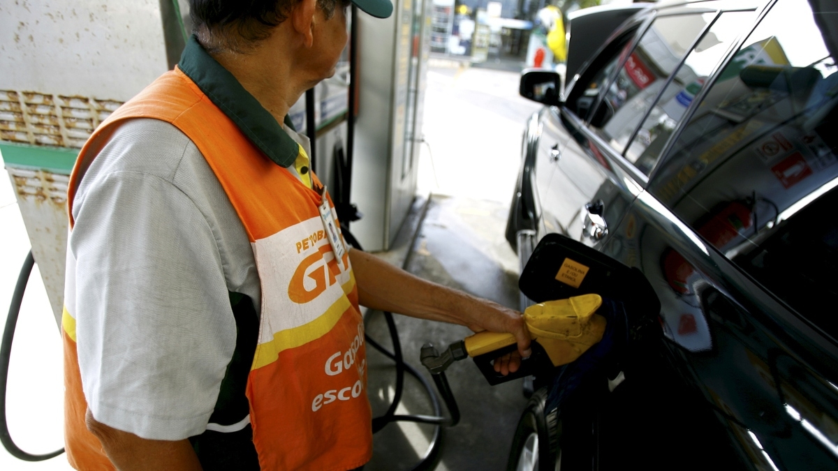 Petrobras obniża ceny benzyny dla dystrybutorów o 5,6%