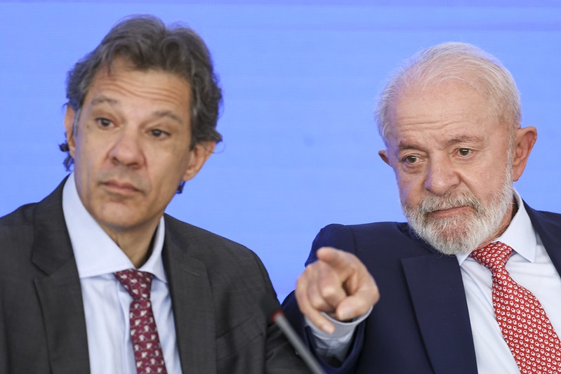 Mesmo com Congresso contrário, PT e Lula intensificam ofensiva pela “taxação dos ricos”