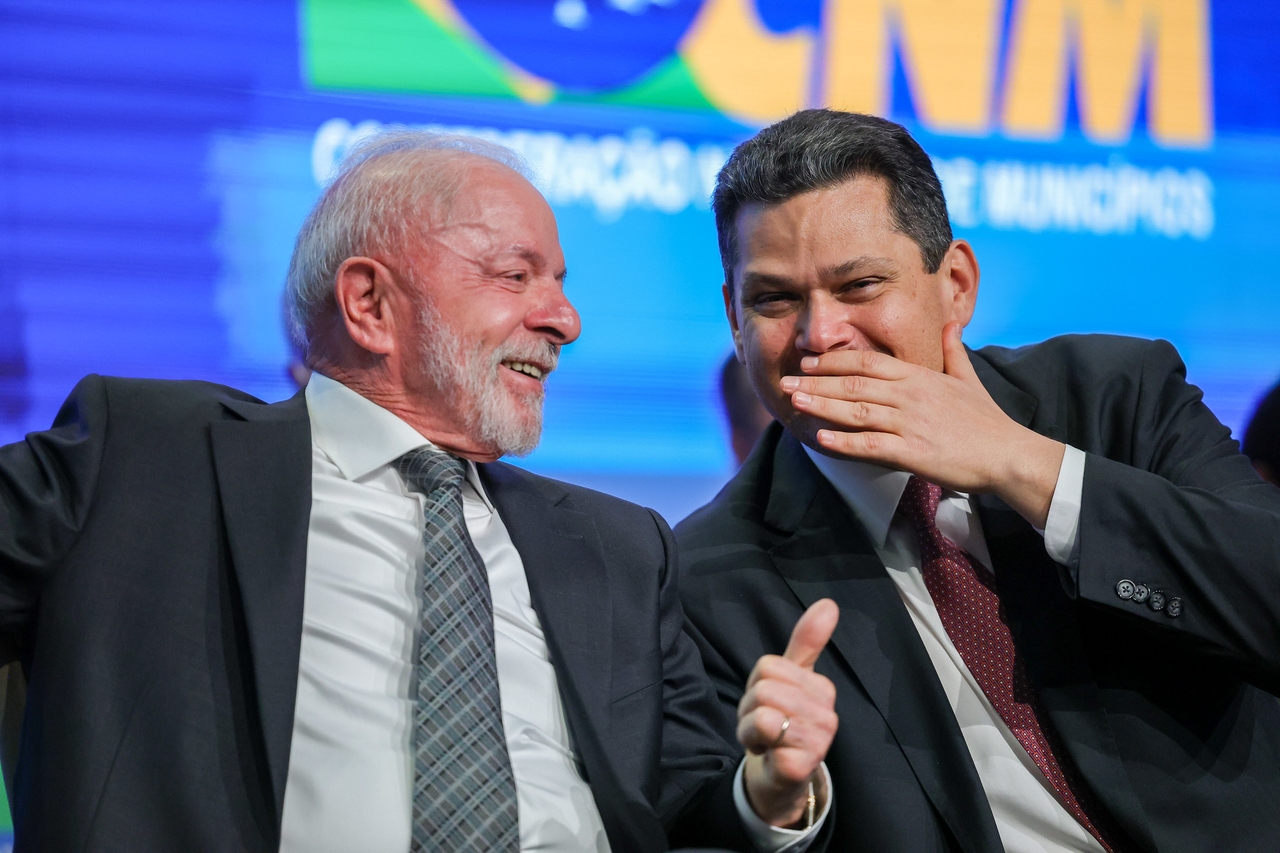 Alcolumbre, değişikliklerin onaylanmasının ardından geri çekileceğini ve Lula ile müzakerelere döneceğini bildirdi