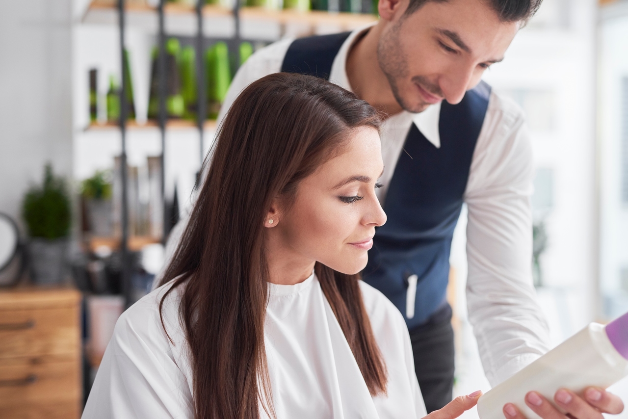 Exceptional Examples of Good Customer Service in Retail That Build Loyalty
