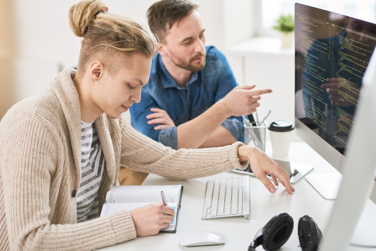Maximaliseer de ervaring van uw zomerstagiaires met effectieve strategieën