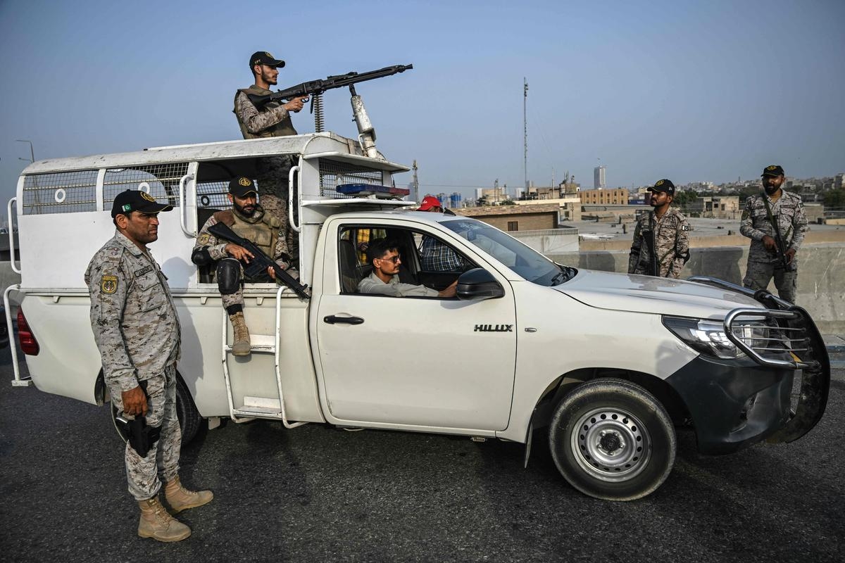 Conflit Inde-Pakistan : nouvelle escalade, Islamabad riposte après des attaques de New Delhi contre des bases aériennes