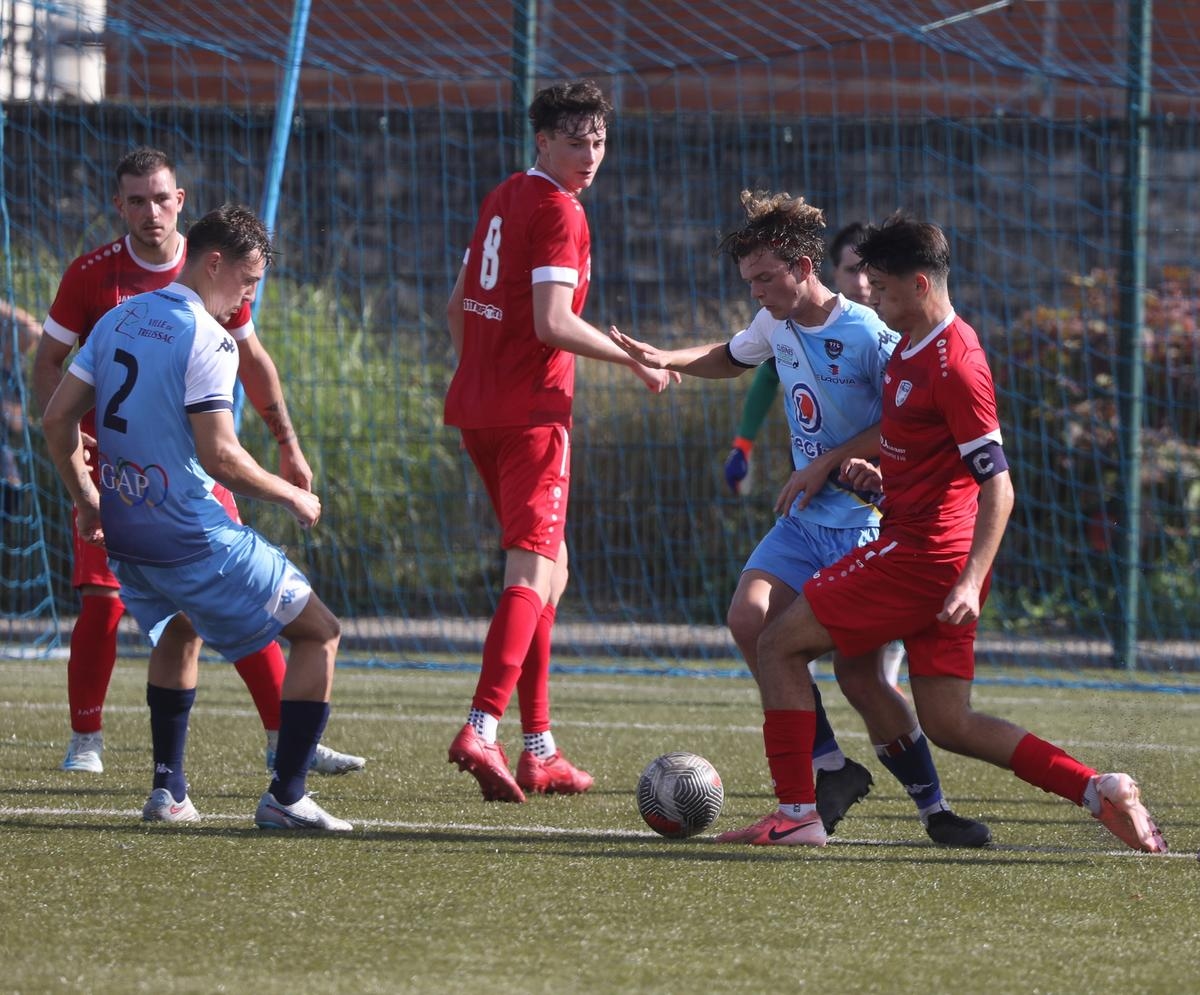 Football en Dordogne : Bergerac B et Boulazac à la lutte, Sarlat/Marcillac croise les doigts
