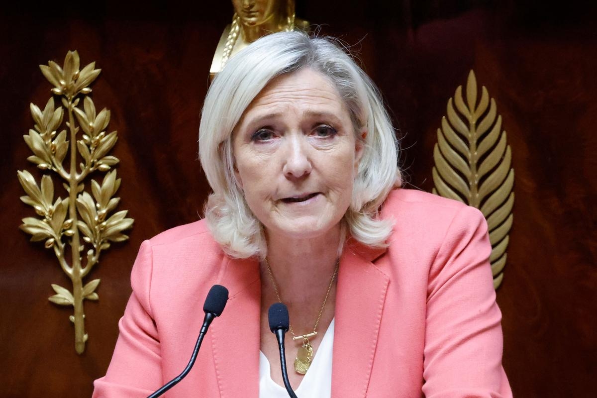 Marine Le Pen denuncia el "deterioro del país" y "no encuentra excusas" para Bruno Retailleau