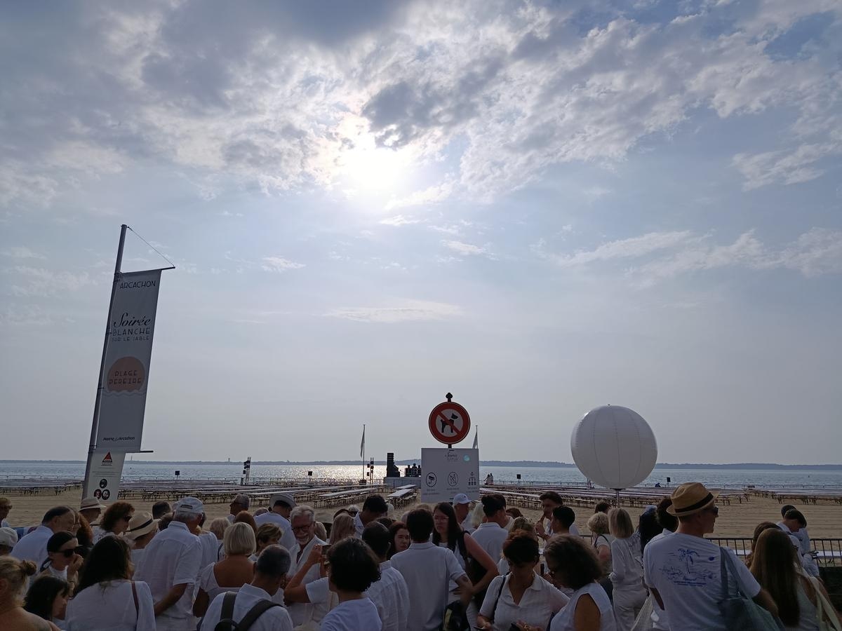 Arcachon'da fırtınalar beyaz akşamı esirgemeye karar verdi